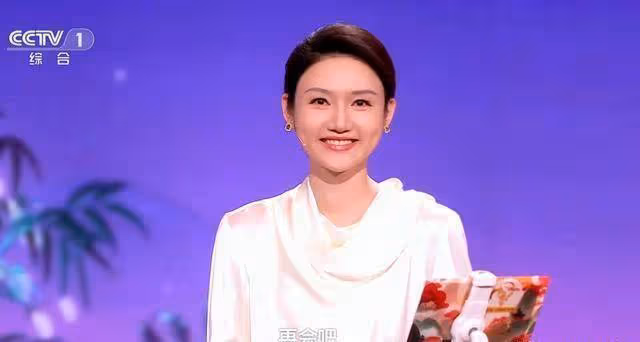 2024中國詩詞大會賽程過半,主持人龍洋表現「叫座不叫好」