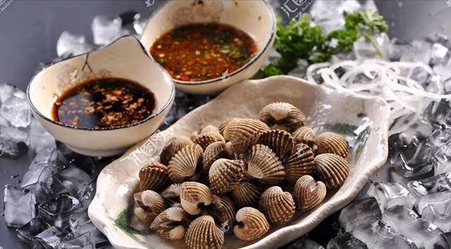 毛蚶,生活在水體底部,世界各地的淡水和鹹水環境中廣泛分布