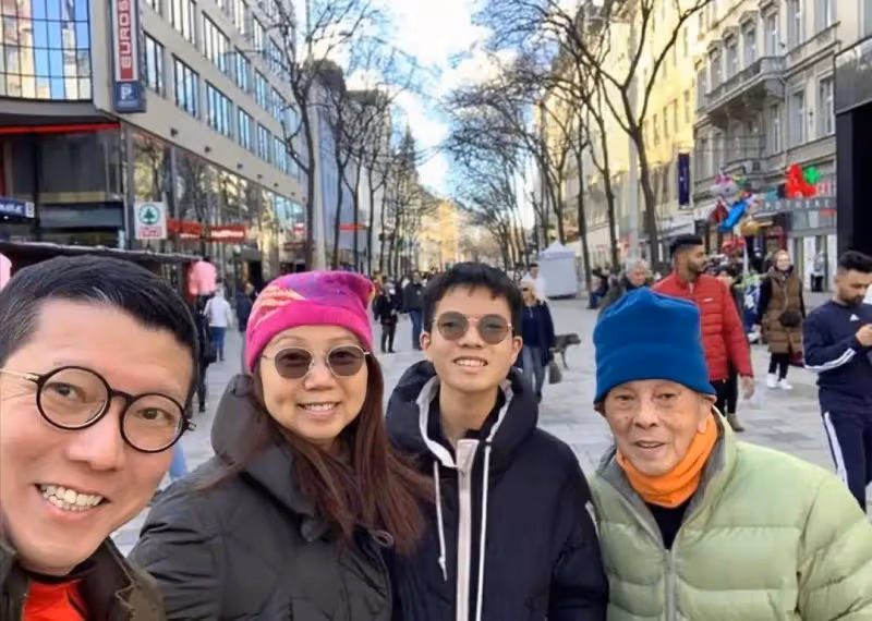 四年不工作準備買古堡!62歲TVB前知名男星移民奧地利,將獲永久居留權