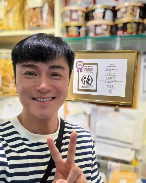 48歲TVB前當家小生一家現身郭富城演唱會!大兒子越發帥氣,被指撞臉韓星