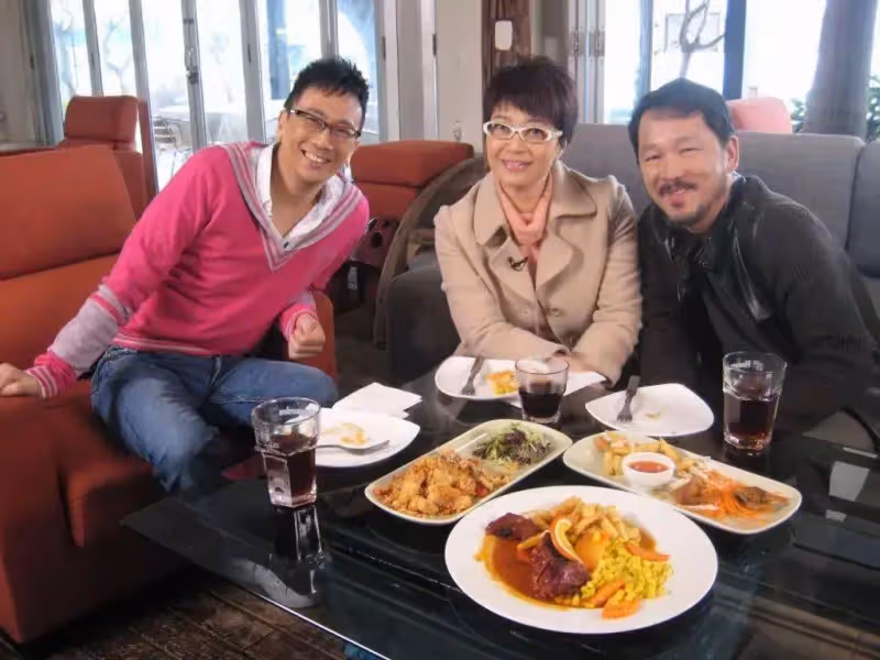 TVB「演技之王」去世三年,妻子罕見露面,曾經是一線花旦,與劉德華演對手戲