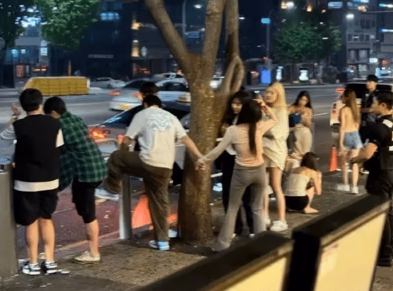 王思聰「手滑」關注前女友?豆得兒刪合照,網友:這是啥操作?