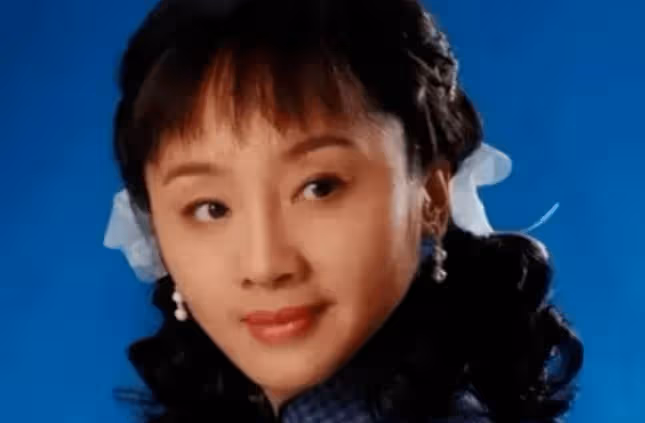 與王新軍離婚後，發誓一生不再嫁人，如今過得怎麼樣