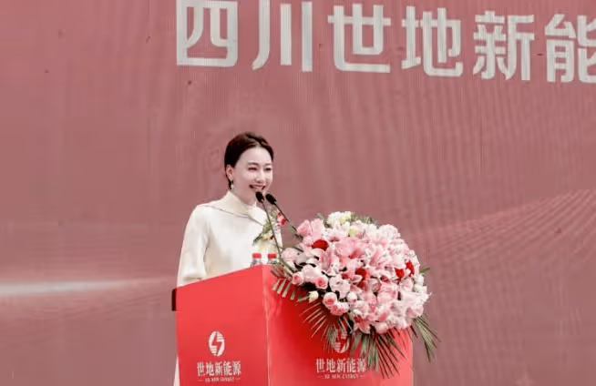 敗給李宇春的「超女」,被女兒的診斷書改變人生,如今成億萬女強人