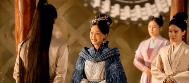 她曾是央視最美主持人,24歲主持春晚,辭職後當演員,47歲憑《長風渡》翻紅!