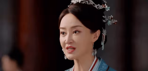 她曾是央視最美主持人,24歲主持春晚,辭職後當演員,47歲憑《長風渡》翻紅!