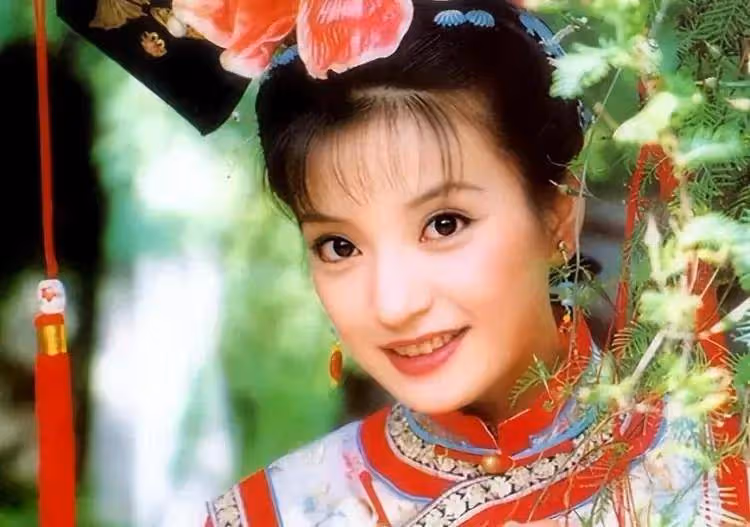 大快人心!曾經的小燕子,如今的趙薇,變化之大讓人唏噓