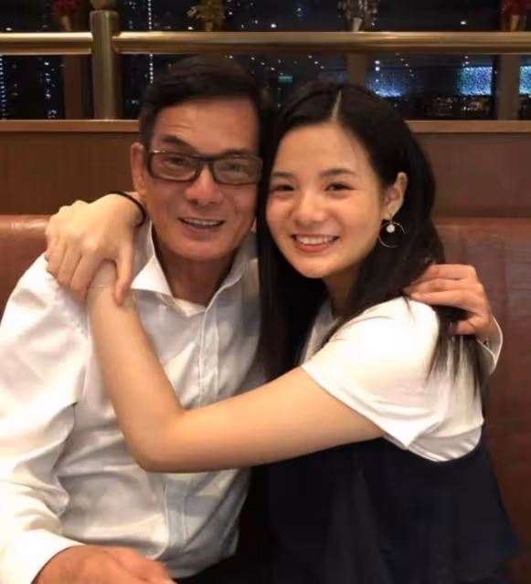 顏值再升級!老戲骨李國麟22歲愛女近照曝光,被網友指撞臉阿Sa