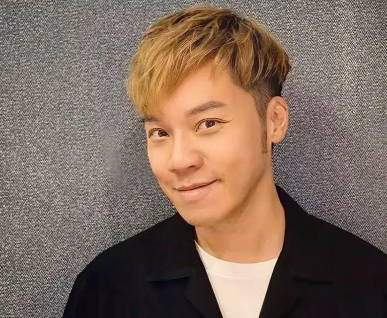 TVB花旦馮盈盈素顏照意外曝光,撞臉富貴男星,網友直呼不敢認