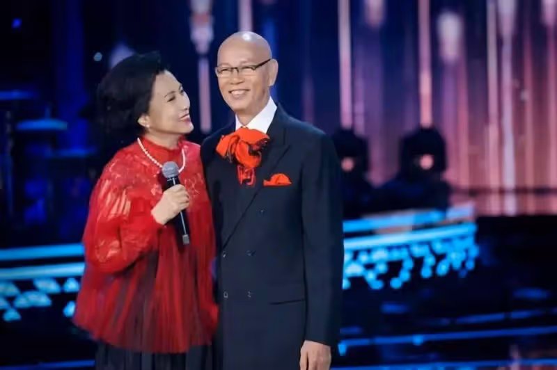 TVB台柱低調慶生優雅老去,入行60載看透世事,與丈夫低調過生活