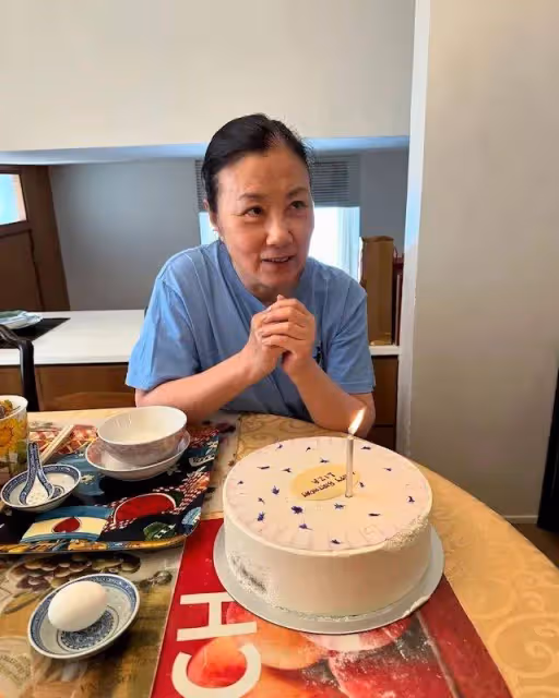 TVB台柱低調慶生優雅老去,入行60載看透世事,與丈夫低調過生活