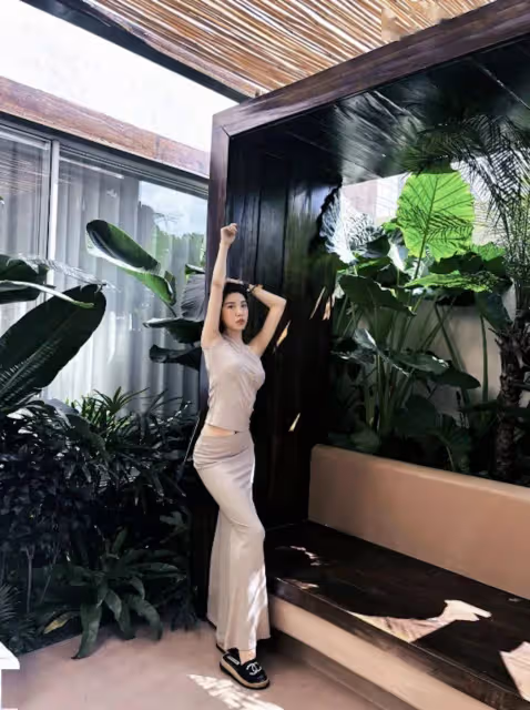 賭王前兒媳離婚後大曬性感!網友羨慕有錢沒老公!遭回覆:沒得選