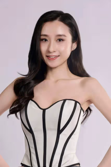 恭喜!齙牙港姐入圍環球小姐16強!樣貌更勝當年,豐滿上圍吸睛