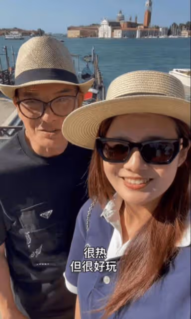 TVB金牌綠葉與22歲女兒赴威尼斯旅行!女兒長相甜美愈大愈靚,被稱翻版蔡卓妍!