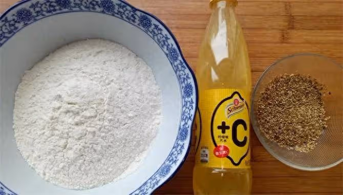 一瓶碳酸飲料,一把芝麻,一碗面,10分鐘就能做出你沒吃過的美味