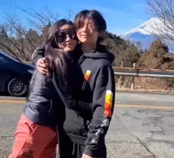 16歲豪門少爺戀上老媽子?張柏芝崩潰住院,背後真相驚人!