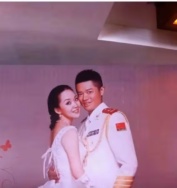 揭秘鳳凰傳奇曾毅:23年默默守護的女人,竟是她?!