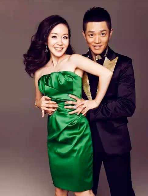 揭秘鳳凰傳奇曾毅:23年默默守護的女人,竟是她?!