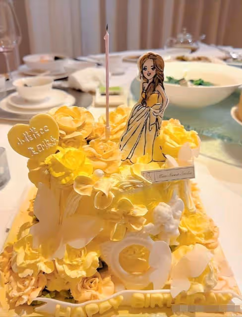 劉亦菲37歲生日嫩似17歲,豪宅變花海,吳艷姝惠英紅低調為她慶生