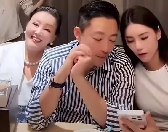 張蘭喜當奶奶！馬筱梅從小三到孕媽，汪小菲的甜蜜親吻藏不住
