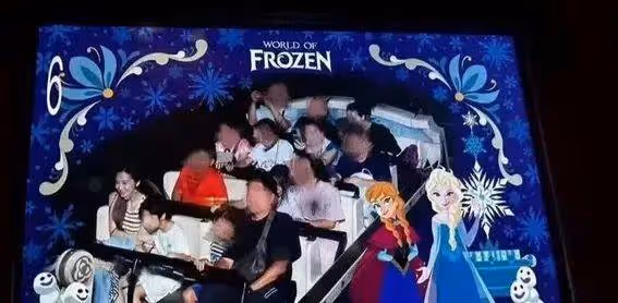 震驚!Baby帶娃游迪士尼暴露3個驚人細節,網友:這才是真正的星媽!