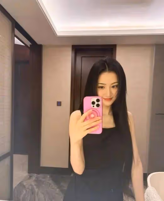 36歲景甜衛生間自拍驚艷全網,這3個細節讓她比20歲更美!