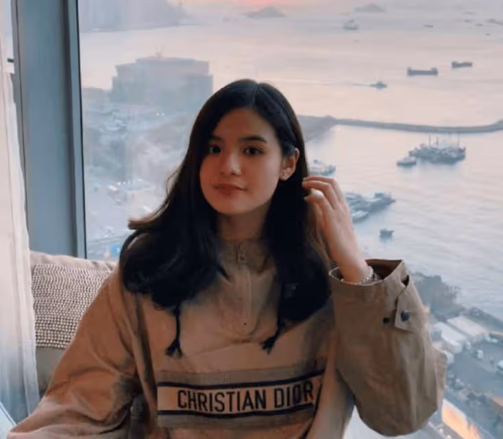 TVB知名男星與22歲女兒赴威尼斯旅行！女兒長相甜美愈大愈靚，被稱翻版蔡卓妍！