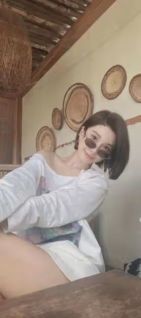 賭王前兒媳離婚後大曬性感!身材苗條如少女!網友羨慕有錢沒老公