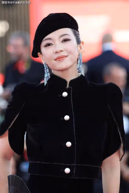 章子怡被森林北刺激到了,威尼斯走紅毯美上熱搜,汪峰腸子都悔青了