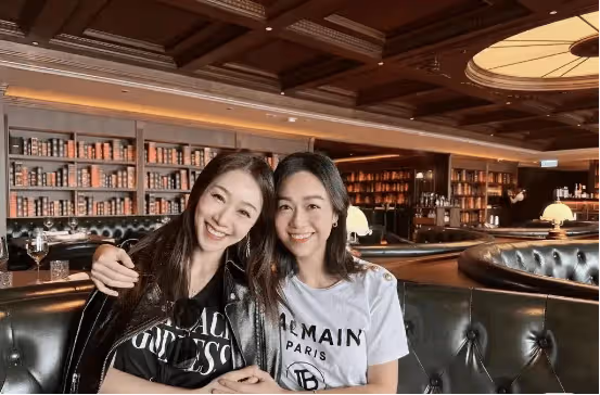 網友辣評一家子狐狸精轉世!前TVB爭議小花二姐曬大尺度照片,疑似回應網友抨擊