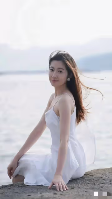 TVB「最索人母」獲好友陪伴慶生,當家小生「黑面」送花,老公繼續消失