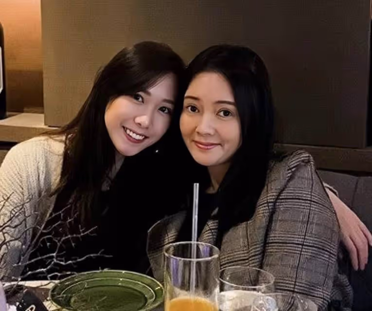 女神李麗珍女兒正式出道,母女倆合拍廣告,網友:還是媽媽更漂亮
