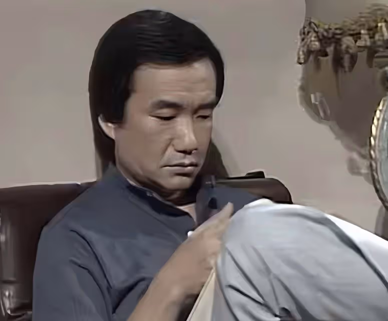 突傳噩耗!香港知名主持人被曝離世,移民加拿大深居簡出多年