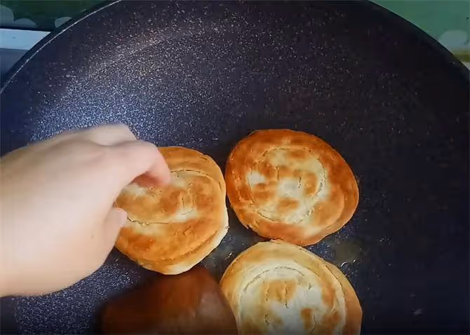 這樣做出的酥餅,層多酥脆,吃一口滿嘴留香,看一遍你也能學會