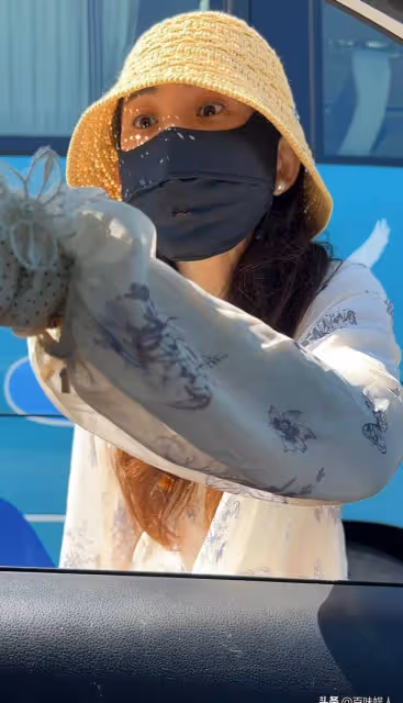 難服氣!路虎女司機打人被拘後,王副主任被牽連,被打人拒絕和解