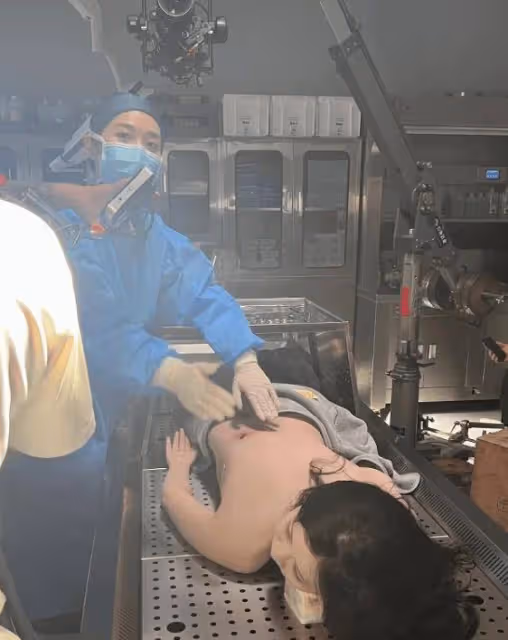 前TVB小花《法證先鋒6》大露白滑玉背!自爆是拍戲最大尺度!