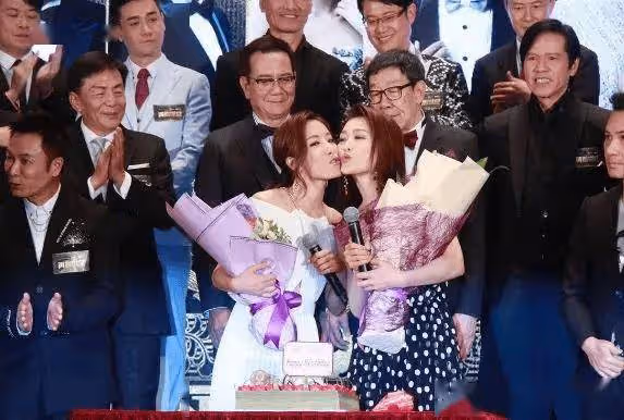 前世是什麼關係!楊茜堯與周勵淇慶45歲生日!竟是同年同月同日生