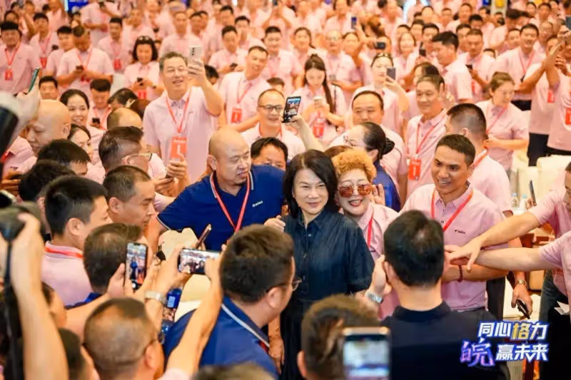 董明珠各地奔波演講太辛苦,70歲老人精力十足,未見高管王自如