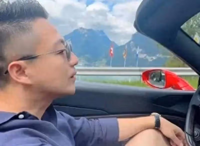 慘不忍睹!大S帶具俊曄跟家人合影,47歲大S骨瘦如柴毫無生氣,嫁錯人的下場