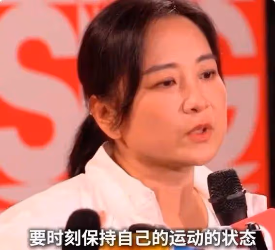 賈玲瘦身神話破滅?活動生圖曝光 網友:這是我的真實寫照!