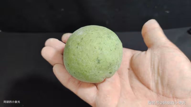 九月不吃它實在虧,嘗鮮只剩一個月!切碎揉到饅頭裡,一口清香甘甜、鬆軟可口