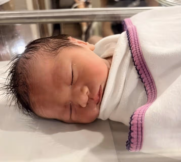恭喜!香港女星結婚不到半年火速生子,與圈外老公未婚先孕