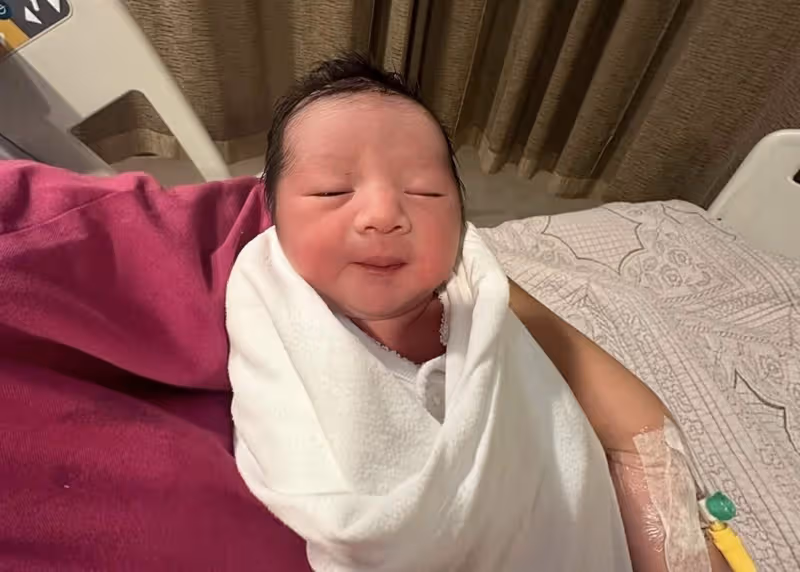 恭喜!香港女星結婚不到半年火速生子,與圈外老公未婚先孕