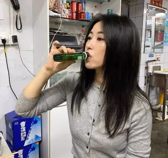 朱珠40歲生日趴曝光!素顏醉酒、義大利性感照,她的人生贏家秘訣是…