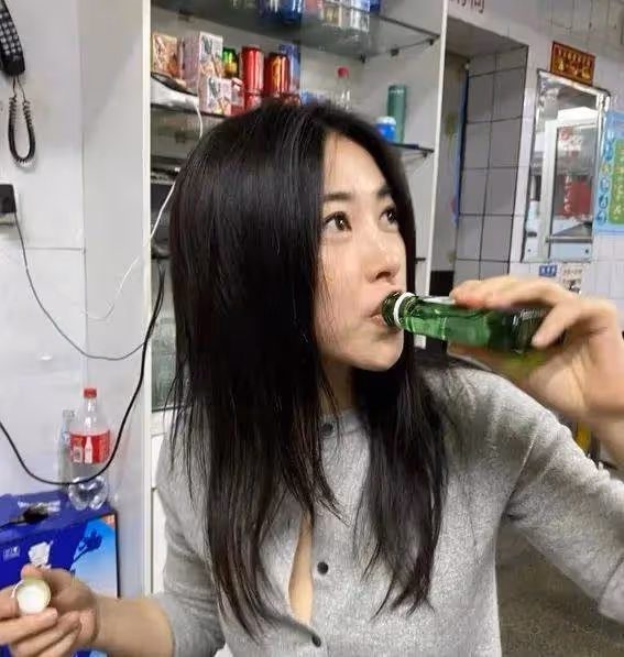 朱珠40歲生日趴曝光!素顏醉酒、義大利性感照,她的人生贏家秘訣是…