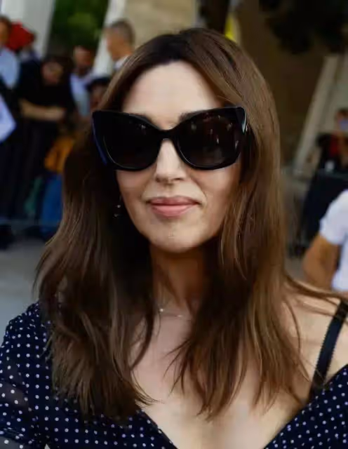 章子怡PK異形女王!威尼斯紅毯驚艷全場,網友:國際巨星就是不一樣