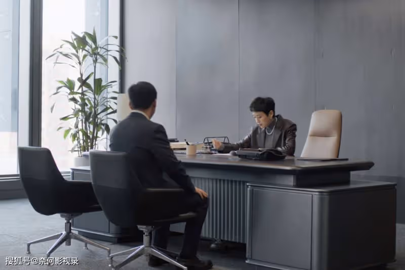 《凡人歌》直到百萬年薪的那偉被開除,才明白,王睿智發瘋的真相