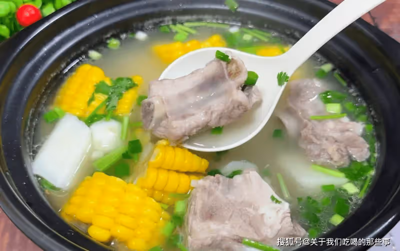 燉排骨湯,牢記「3不放3竅門」,肉香湯鮮無腥味,一碗不夠喝