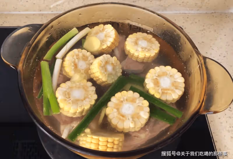 燉排骨湯,牢記「3不放3竅門」,肉香湯鮮無腥味,一碗不夠喝