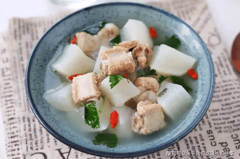 燉排骨湯,牢記「3不放3竅門」,肉香湯鮮無腥味,一碗不夠喝